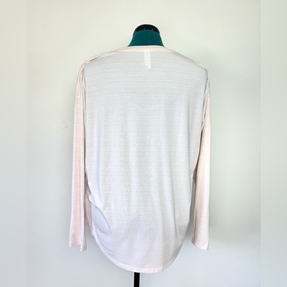 Athleta Cloudlight Stratus Top Woman Long Sleeve Pink Scoop Neck Large gym shirt - Picture 2 of 6